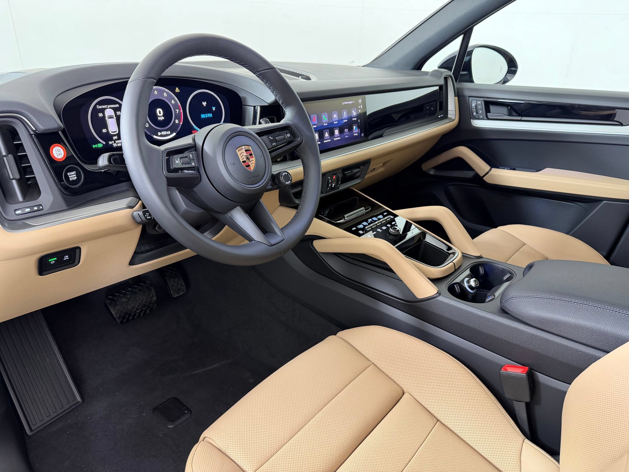 Used 2026 Porsche Cayenne AWD/4WD image 4