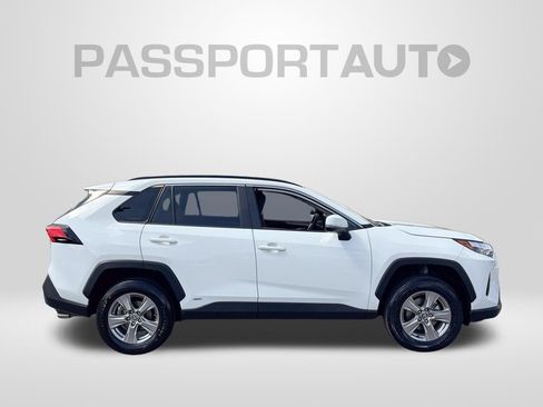 Used 2025 Toyota RAV4 XLE AWD/4WD image 9