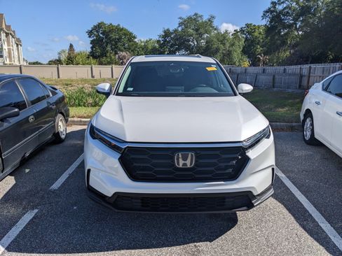Used 2024 Honda CR-V EX image 2