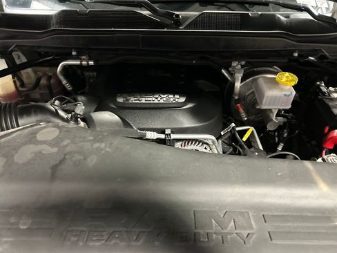 Used 2024 RAM 2500 Big Horn w/ Sport Appearance Package image 25