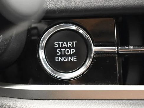 Used 2024 Mitsubishi Outlander FWD image 29