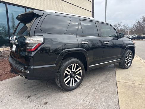 Used 2017 Toyota 4Runner Limited image 3