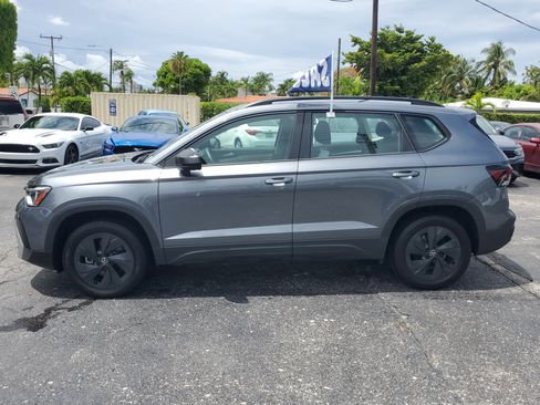 Used 2025 Volkswagen Taos S FWD image 2