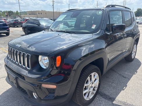 Used 2021 Jeep Renegade Latitude w/ Sun & Sound Group image 3