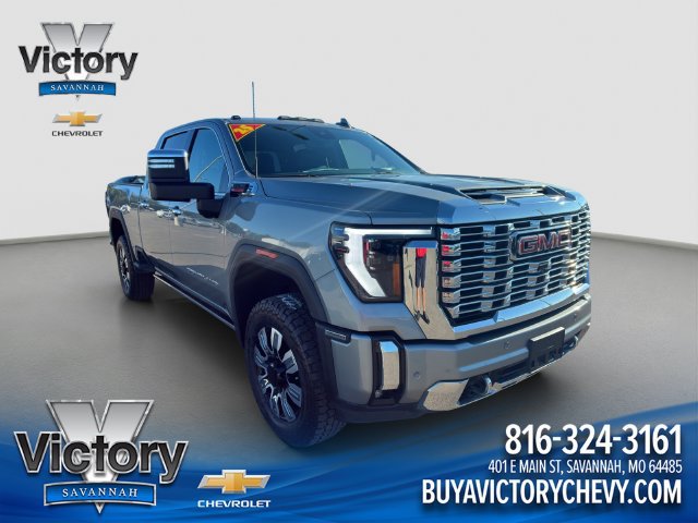 Used 2025 GMC Sierra 3500 Denali w/ Denali Reserve Package AWD/4WD image 1