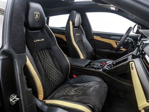 Used 2023 Lamborghini Urus S image 6