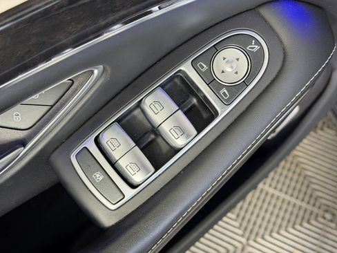 Used 2020 Mercedes-Benz S 560 Sedan image 23