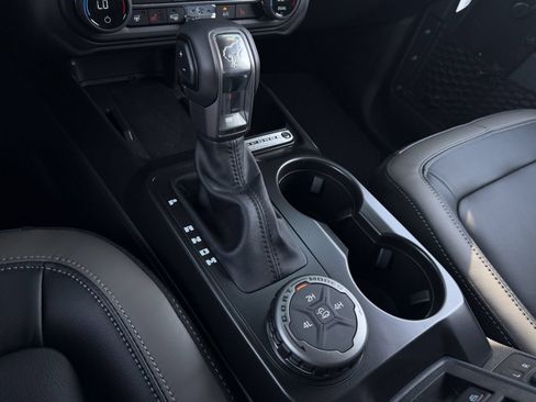 New 2026 Ford Bronco Outer Banks AWD/4WD image 17