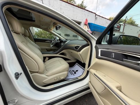 Used 2013 Lincoln MKZ FWD image 34