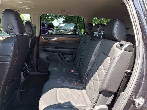 Used 2025 Volkswagen Atlas SE AWD/4WD image 20
