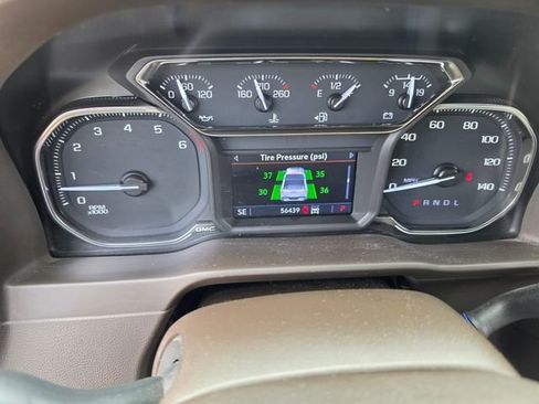 Used 2021 GMC Sierra 1500 SLT AWD/4WD image 16