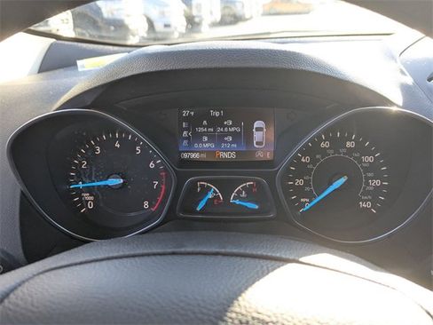 Used 2017 Ford Escape SE w/ Equipment Group 201A image 13