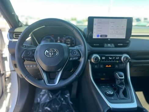 Used 2023 Toyota RAV4 XSE AWD/4WD image 15