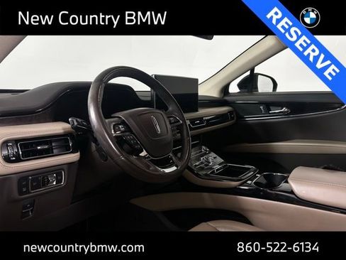 Used 2022 Lincoln Nautilus Reserve image 12