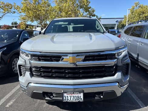 Used 2024 Chevrolet Silverado 1500 LT AWD/4WD image 2