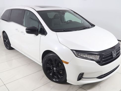 Used 2024 Honda Odyssey Sport image 17