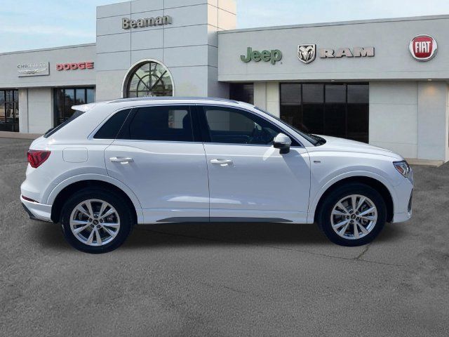 Used 2025 Audi Q3 2.0T Premium AWD/4WD image 2