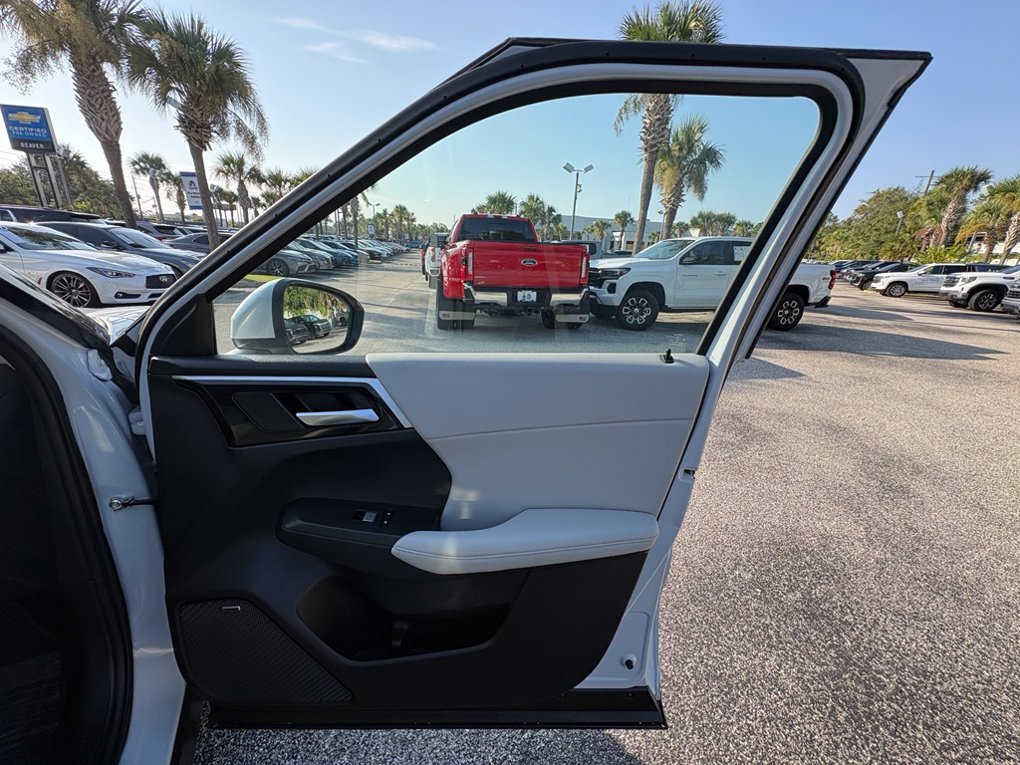 Used 2025 Mitsubishi Outlander SE FWD image 41