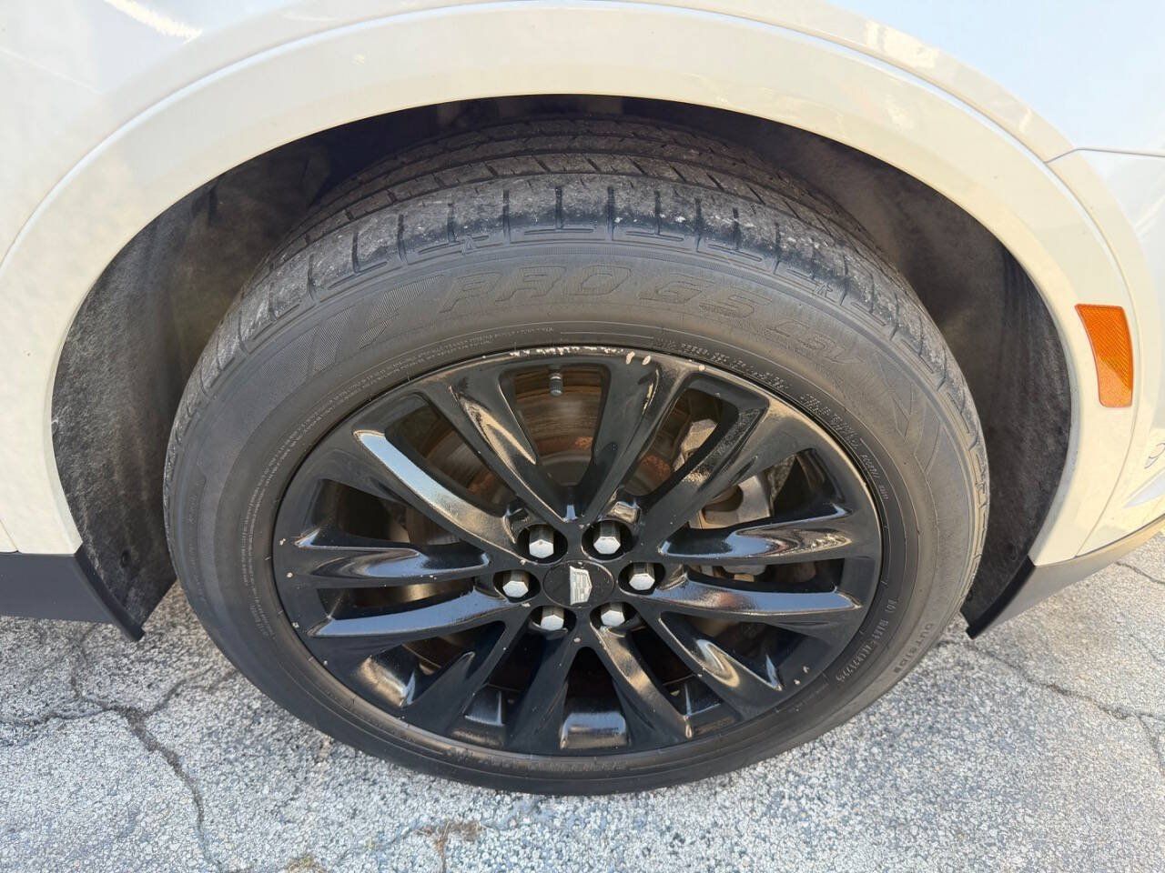Used 2017 Cadillac XT5 Platinum w/ Driver Assist Package AWD/4WD image 28