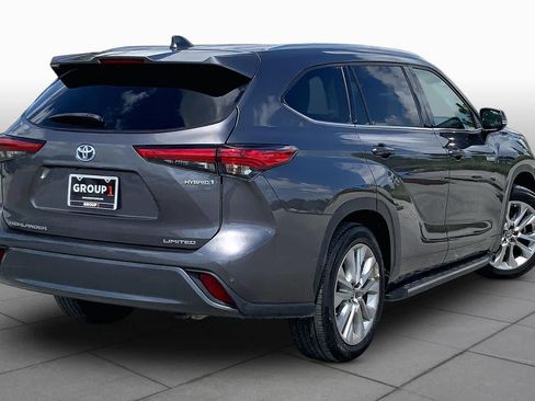 Used 2021 Toyota Highlander Limited FWD image 13