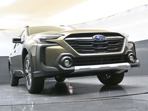 Certified 2025 Subaru Outback Limited image 39