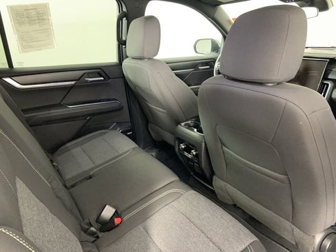 Used 2025 GMC Acadia Elevation image 25