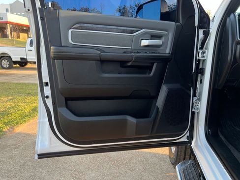 Used 2022 RAM 2500 Big Horn image 11