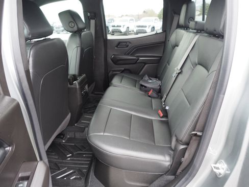 Used 2025 Chevrolet Colorado Trail Boss image 12