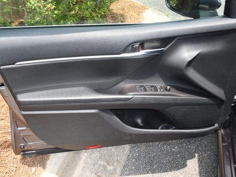Certified 2023 Toyota Camry SE FWD image 9