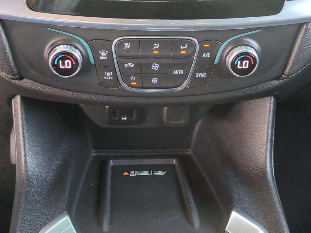 Used 2023 Chevrolet Traverse LT FWD image 18