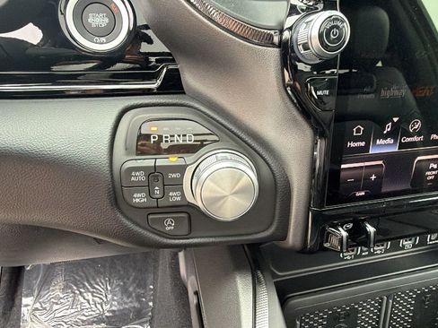 New 2026 RAM 1500 Laramie AWD/4WD image 27