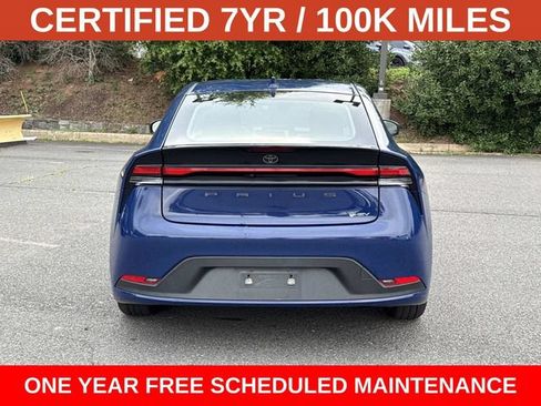 Used 2024 Toyota Prius LE FWD image 3