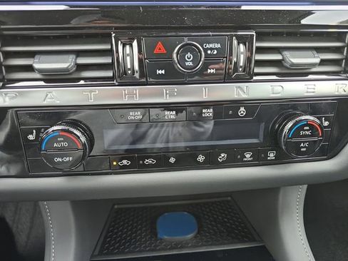 New 2026 Nissan Pathfinder SL AWD/4WD image 4
