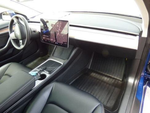 Used 2023 Tesla Model 3 Standard Range RWD image 12