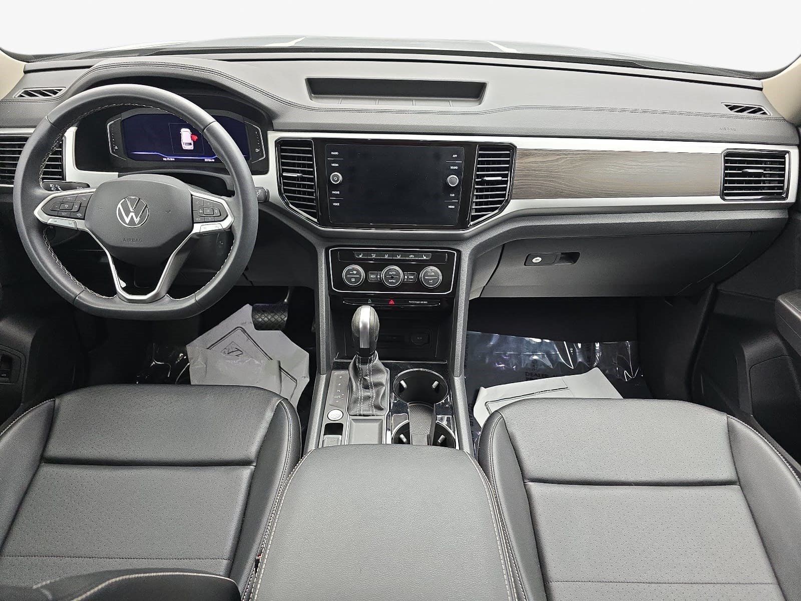 Used 2023 Volkswagen Atlas SE w/ Panoramic Sunroof Package FWD image 10