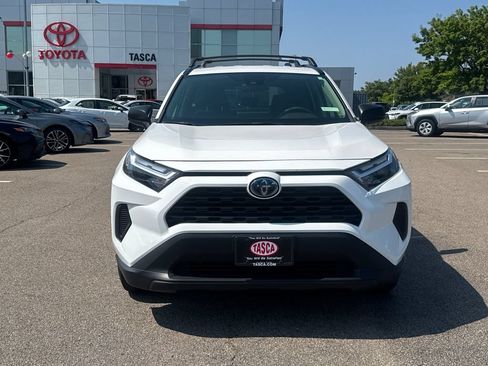 Used 2023 Toyota RAV4 LE AWD/4WD image 2