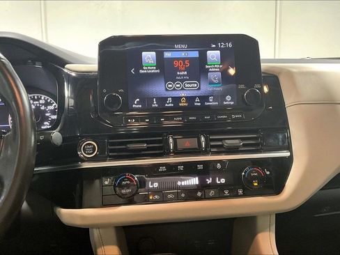 Used 2023 Nissan Pathfinder SL w/ SL Premium Package image 8