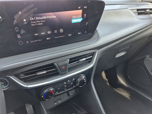 Used 2024 Buick Encore GX Sport Touring w/ Experience Buick Package image 11