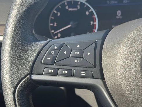 Used 2025 Nissan Altima 2.5 SV FWD image 21