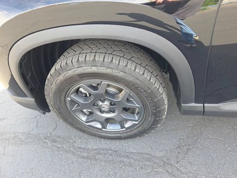 Used 2025 Honda Pilot TrailSport image 13