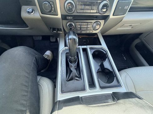 Used 2015 Ford F150 Lariat w/ Equipment Group 502A Luxury AWD/4WD image 5