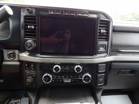 Used 2023 Ford F250 Platinum w/ Tremor Off-Road Package AWD/4WD image 24