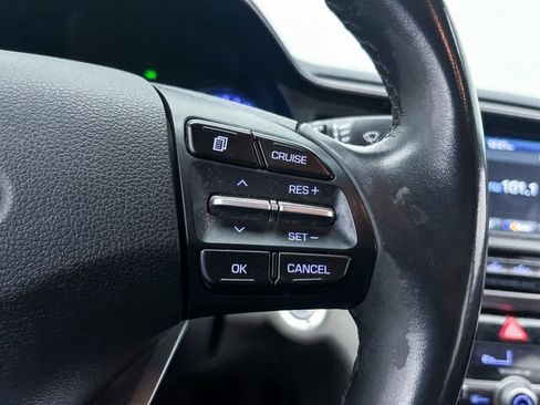 Used 2019 Hyundai Elantra Limited image 30