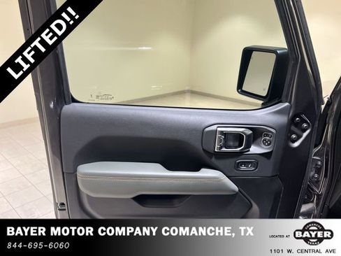 Used 2025 Jeep Gladiator Mojave image 21