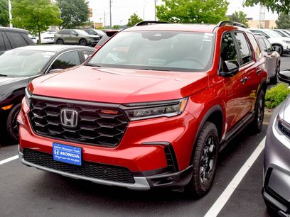 Used 2025 Honda Pilot TrailSport