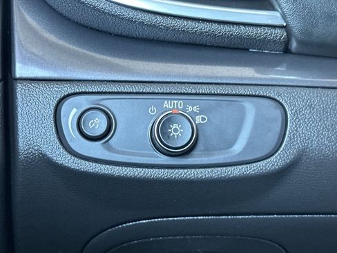 Used 2021 Buick Encore Preferred w/ Safety Package image 30