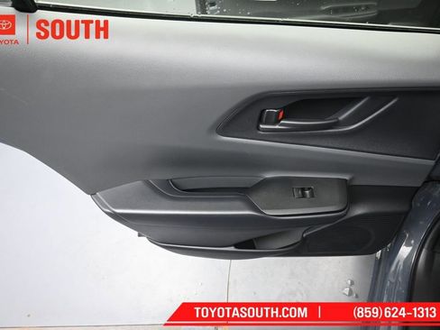 Used 2025 Toyota Prius LE FWD image 28