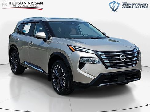 Used 2024 Nissan Rogue Platinum w/ Platinum Premium Package FWD image 1