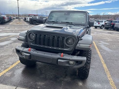 Used 2024 Jeep Gladiator Mojave w/ Technology Group image 4