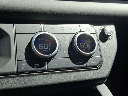 Used 2024 Land Rover Defender 110 X-Dynamic SE image 25